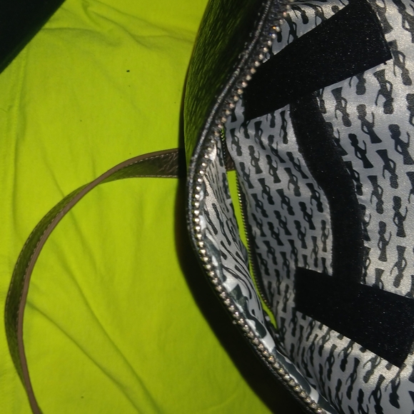 Damsel in defense - Picture 9 of 10